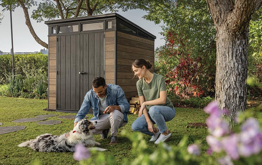 Keter Gerätehaus Signature 7x7 mit Doppeltür und Bodenplatte, abschließbar, Kunststoff wetterfest, 4,7 m² Gartenhaus Walnuss