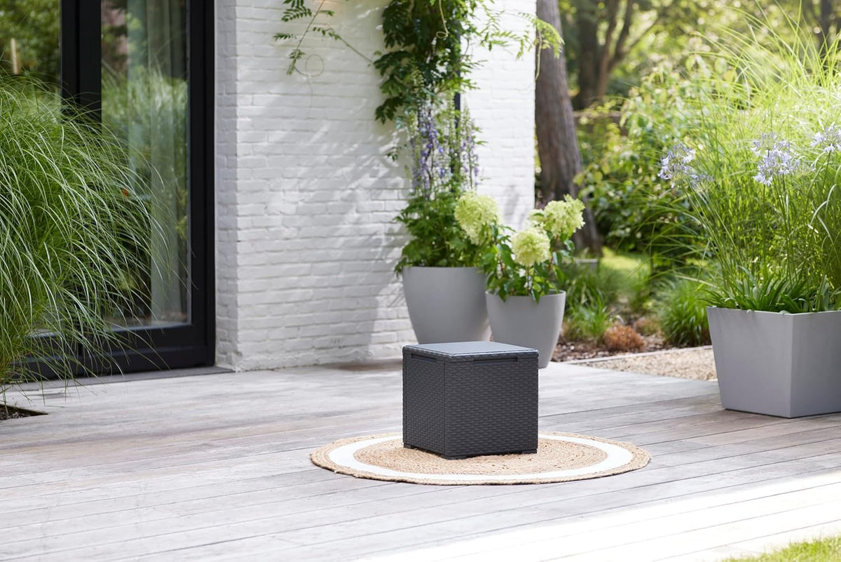 Keter Nora - Ecksofa für Garten oder Terrasse, 5-Sitzer, mit Kissen und Beistelltisch mit 35 l Stauraum, Farbe Graphit